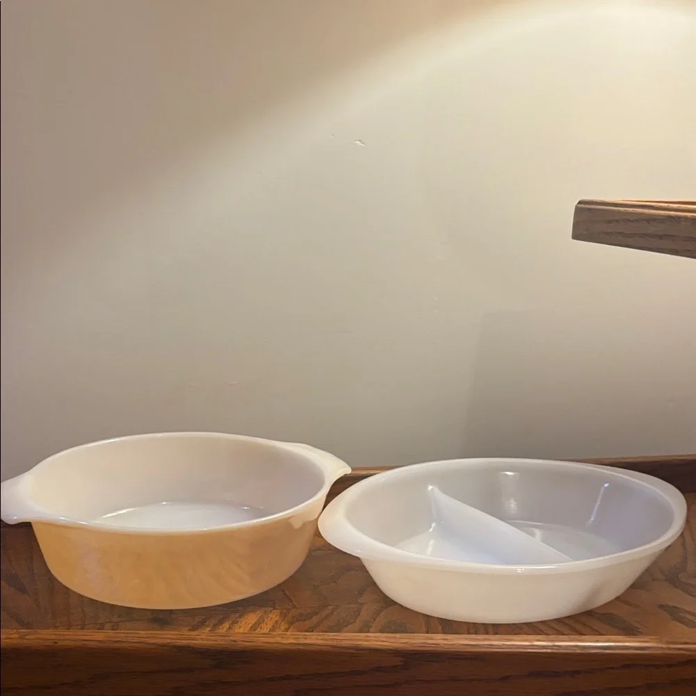 2 Pieces of Vintage Kitchenware Fireking Glasbake MCM Casserole & Mixing Bowl